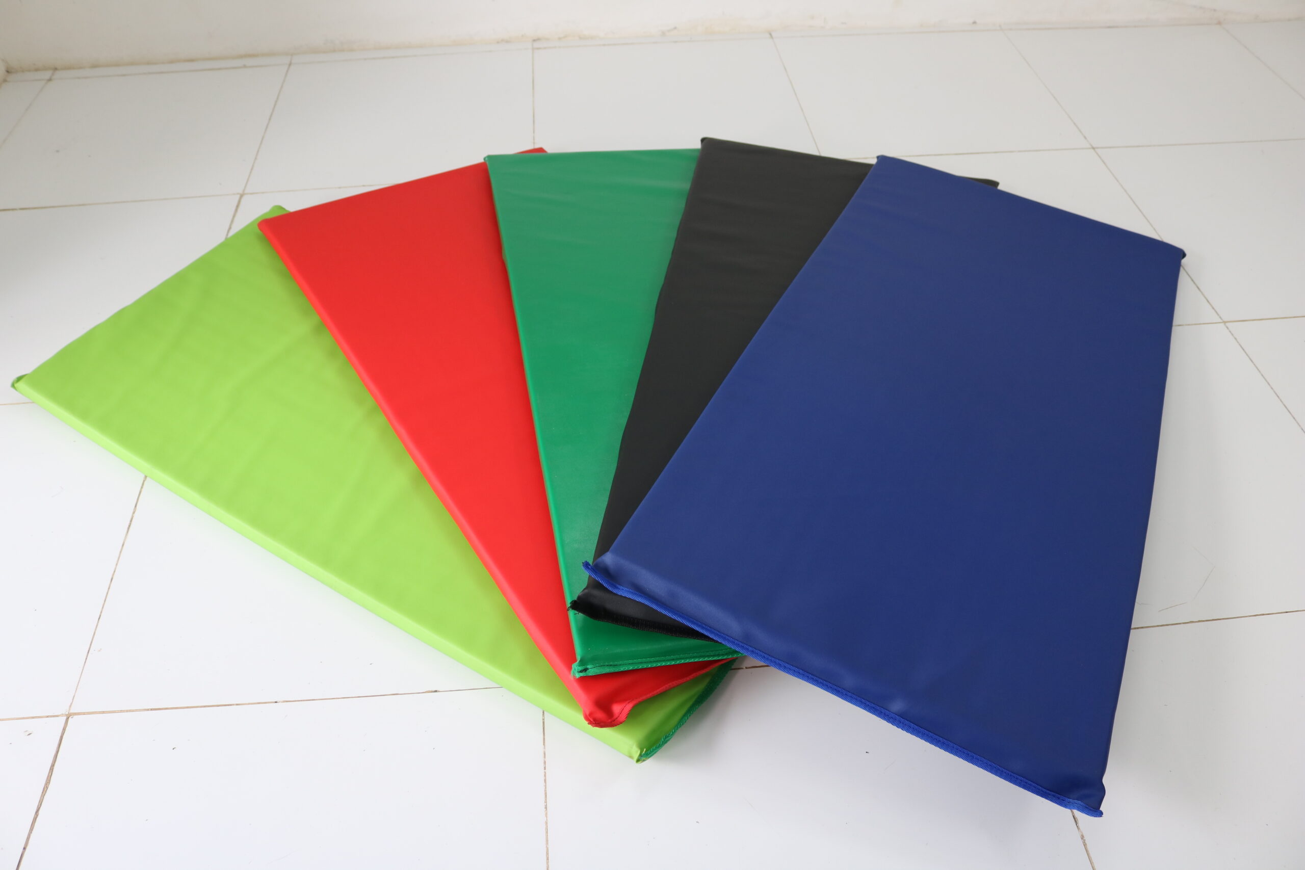 Thảm tập Aerobic, thể dục chất liệu simili chống thấm nước dày 3cm