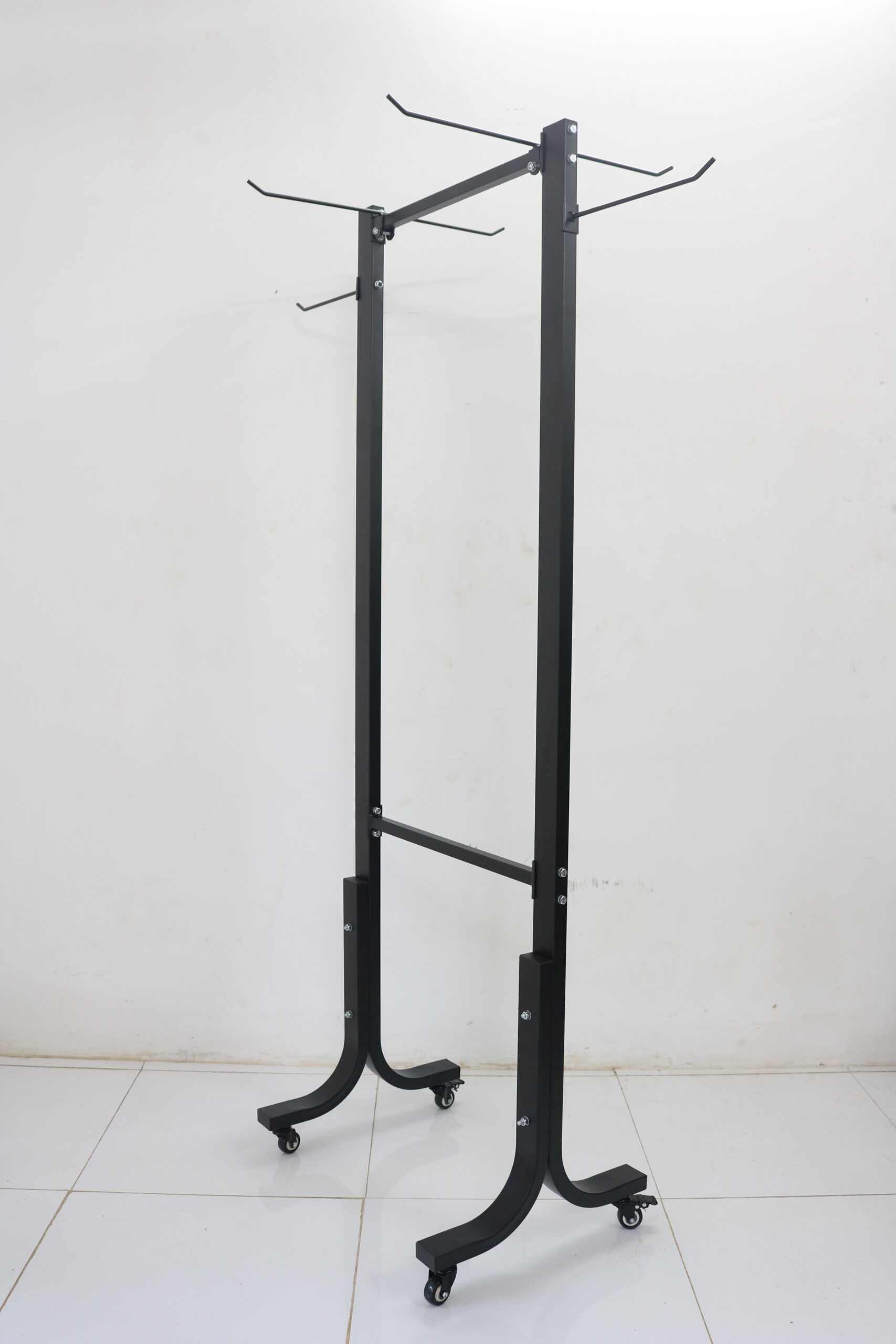 Kệ Treo Thảm Tập Gym Yoga RF-776264 – Giá Đỡ Thảm Đa Năng, Di Chuyển Linh Hoạt, Thiết Kế Gọn Gàng